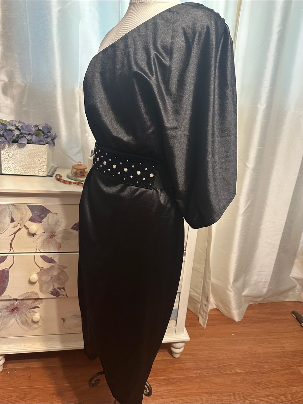 One Shoulder Satin Splendor - Picture 4 of 6